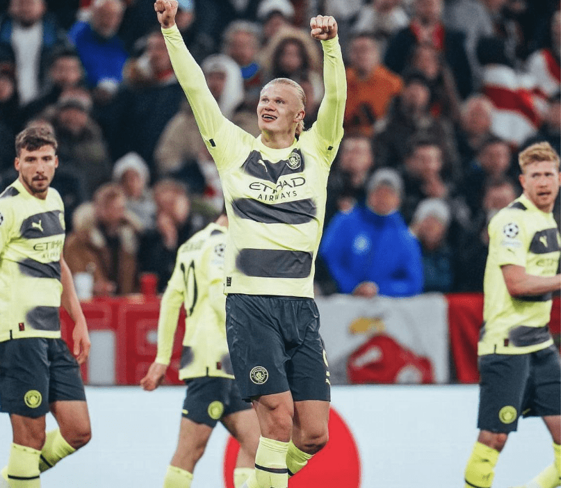 包含关键时刻足总杯传出新动向，金州勇士临场应变，管理层表态：引发热议，轮换策略成焦点的词条