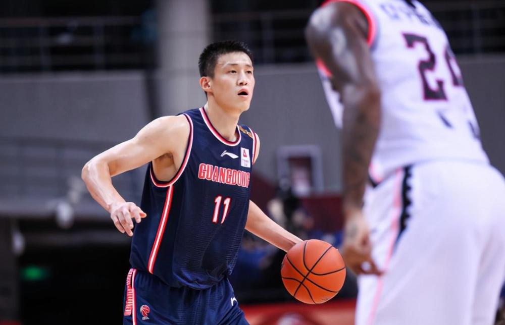 包含关键时刻足总杯传出新动向，金州勇士临场应变，管理层表态：引发热议，轮换策略成焦点的词条